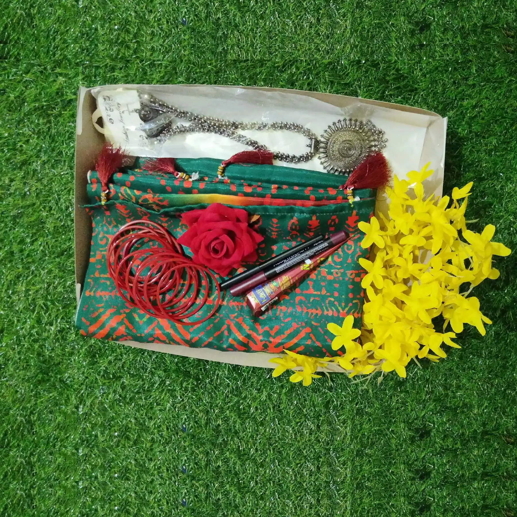 Batik Print Chanderi Silk Sarees With Blouse